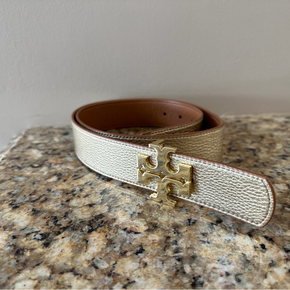 Tory Burch Gold Logo Pebbled Leather Belt - Ivory with Tan Trim